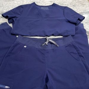 Figs scrub set in Navy Blue small top medium pants